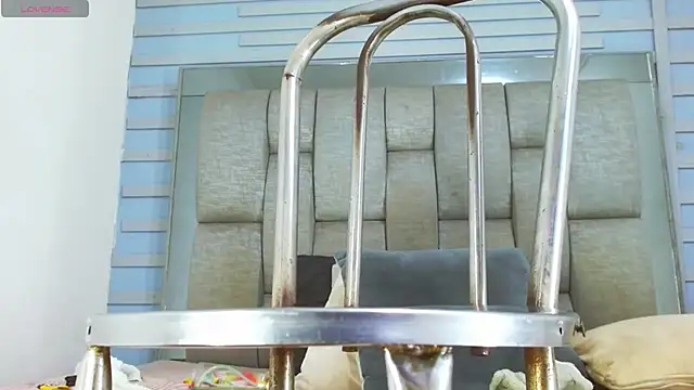 Snapshot of Black_Fire10 chatting on October 31, 10:13 pm Black Fire10 online show from October 31, 10:13 pm