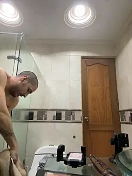 Snapshot of __Damian___ chatting on October 17, 11:09 pm   Damian    online show from October 17, 11:09 pm