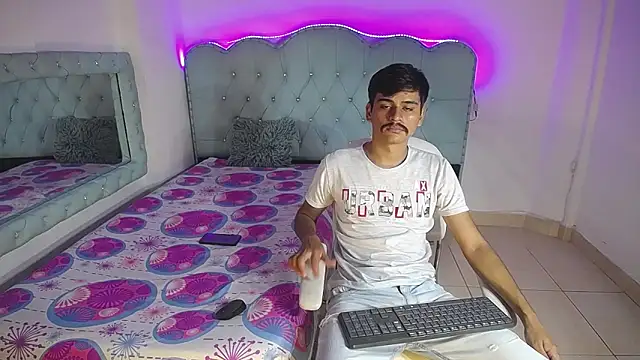 Charlie Cock  online show from September 12, 4:34 am
