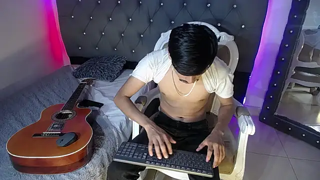 Charlie Cock  online show from September 14, 4:36 am