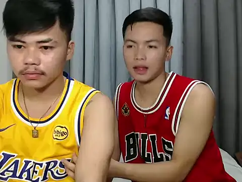 hot emman online show from October 27, 11:01 am