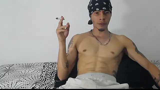 Daniel laverde online show from October 15, 6:59 pm