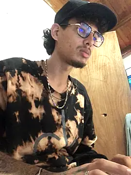 bastiandoyt99 online show from October 11, 4:38 am