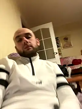 LuckyGirlfriends online show from November 4, 7:15 pm