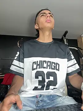 Snapshot of Mister_Obsession chatting on October 25, 7:15 pm Mister Obsession online show from October 25, 7:15 pm