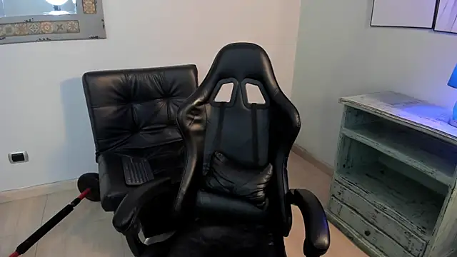 Dereck Manson online show from October 18, 11:48 am