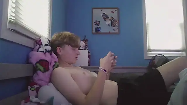 Snapshot of Liam_axel35 chatting on October 6, 7:51 pm Liam axel35 online show from October 6, 7:51 pm