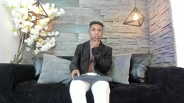 Snapshot of ItaloMoore chatting on October 4, 12:10 pm ItaloMoore online show from October 4, 12:10 pm