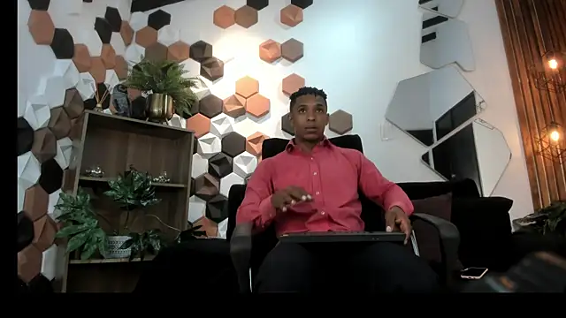 Snapshot of ItaloMoore chatting on October 6, 11:48 am ItaloMoore online show from October 6, 11:48 am