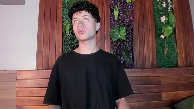 Snapshot of NoahDupont chatting on September 17, 7:48 pm NoahDupont online show from September 17, 7:48 pm