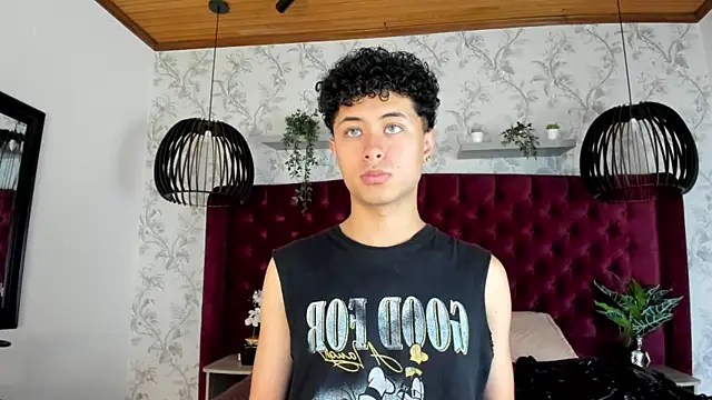Snapshot of NoahDupont chatting on September 18, 7:49 pm NoahDupont online show from September 18, 7:49 pm