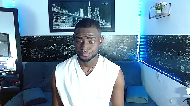 Snapshot of eebony_stallion chatting on October 8, 3:22 am eebony stallion online show from October 8, 3:22 am