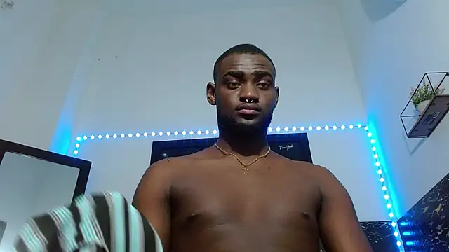 Snapshot of eebony_stallion chatting on October 10, 3:44 am eebony stallion online show from October 10, 3:44 am