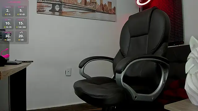 Snapshot of Dash_Bukoski chatting on September 23, 12:48 pm Dash Bukoski online show from September 23, 12:48 pm