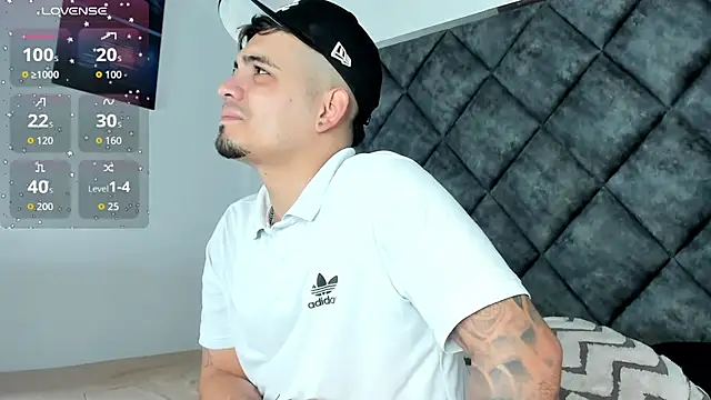 OwenStonne  online show from November 25, 12:18 pm