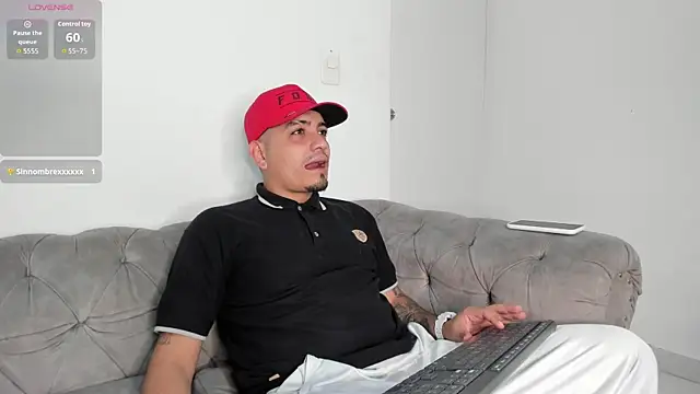 Snapshot of OwenStonne_ chatting on September 24, 4:12 am OwenStonne online show from September 24, 4:12 am