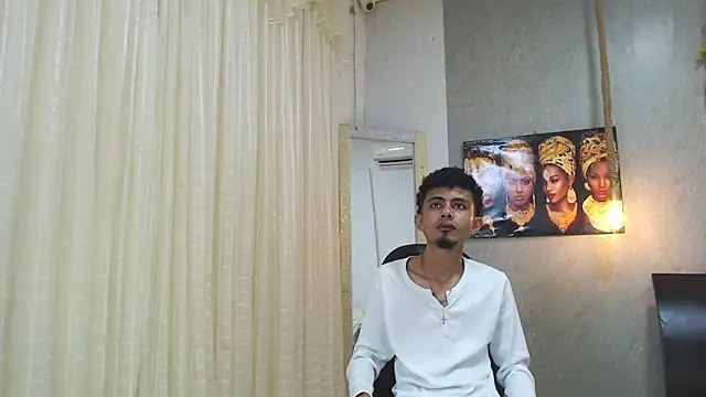 Snapshot of noah_the_kingmaster chatting on October 2, 2:10 pm noah the kingmaster online show from October 2, 2:10 pm