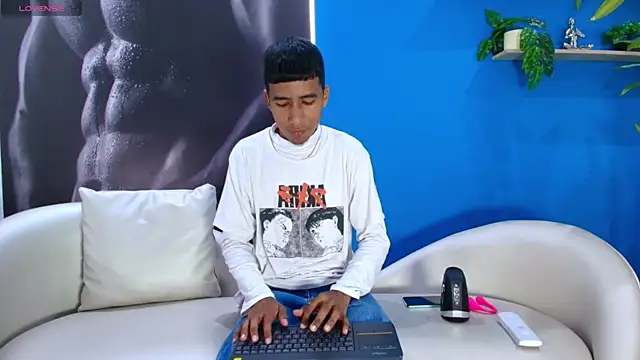 Snapshot of ender_h0t chatting on October 8, 1:48 pm ender h0t online show from October 8, 1:48 pm