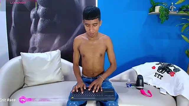 Snapshot of ender_h0t chatting on September 27, 2:37 pm ender h0t online show from September 27, 2:37 pm