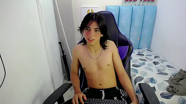 Snapshot of louis_baltazar chatting on September 18, 6:21 pm louis baltazar online show from September 18, 6:21 pm