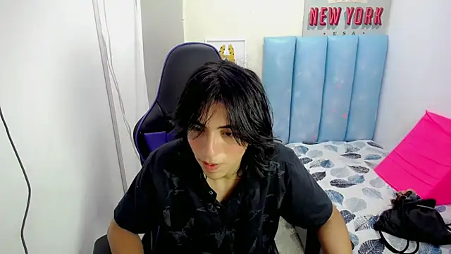 Snapshot of louis_baltazar chatting on September 14, 4:42 pm louis baltazar online show from September 14, 4:42 pm