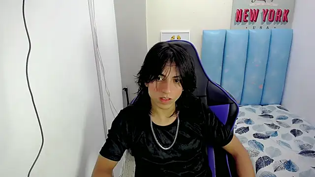 Snapshot of louis_baltazar chatting on September 16, 4:30 pm louis baltazar online show from September 16, 4:30 pm