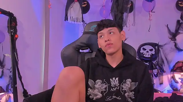 zeus blaze online show from October 25, 12:40 pm