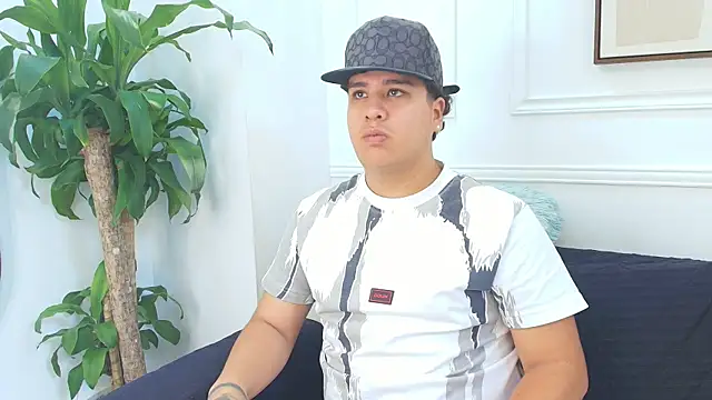 Snapshot of Naim_Bennetsex chatting on October 11, 7:51 pm Naim Bennetsex online show from October 11, 7:51 pm