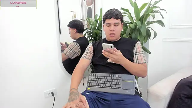 Snapshot of Naim_Bennetsex chatting on September 11, 8:30 pm Naim Bennetsex online show from September 11, 8:30 pm
