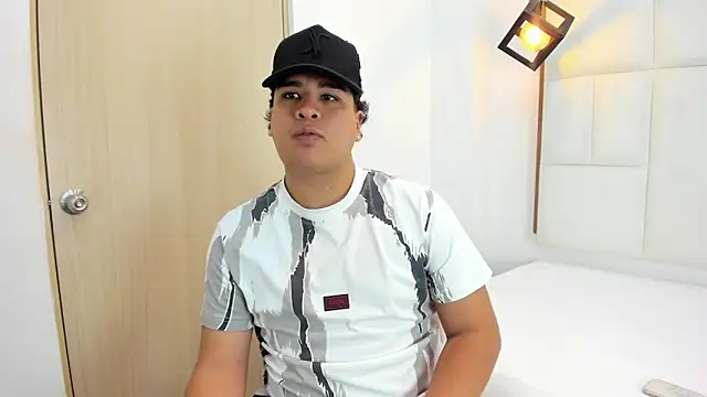 Snapshot of Naim_Bennetsex chatting on September 17, 5:25 pm Naim Bennetsex online show from September 17, 5:25 pm