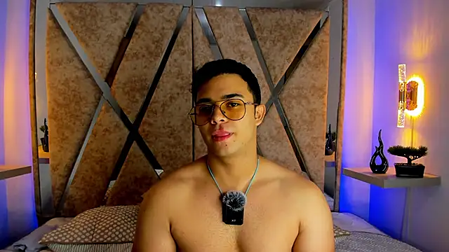 Snapshot of jayd_muscle chatting on October 22, 5:44 am jayd muscle online show from October 22, 5:44 am