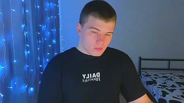 kittenmurr online show from November 27, 4:27 am