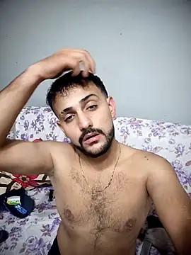 Snapshot of Muratcan33 chatting on October 17, 10:25 pm Muratcan33 online show from October 17, 10:25 pm