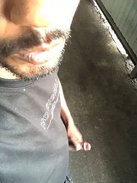 Snapshot of kavi1q1 chatting on October 15, 1:13 am kavi1q1 online show from October 15, 1:13 am