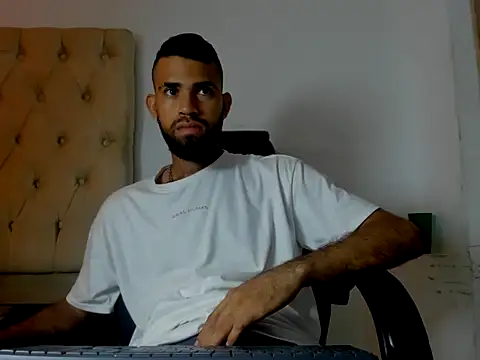 adri sexboy229 online show from September 23, 2:00 am