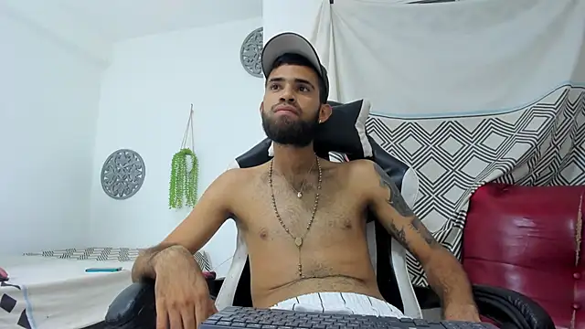 Snapshot of adri_sexboy229 chatting on October 12, 6:29 am adri sexboy229 online show from October 12, 6:29 am