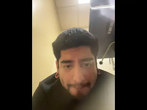 Snapshot of beenastyy chatting on October 31, 4:14 am beenastyy online show from October 31, 4:14 am