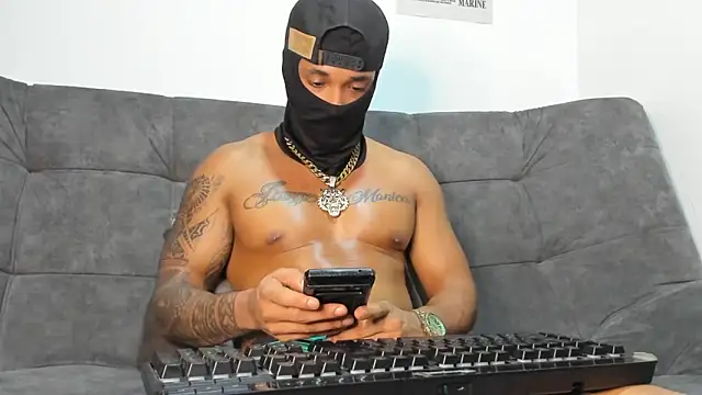  MACCARTHY TAYLOR online show from October 22, 2:37 am