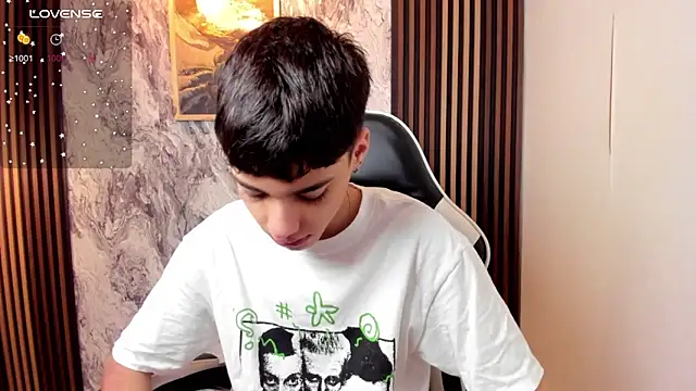 Snapshot of oblivion_deku chatting on October 13, 1:39 pm oblivion deku online show from October 13, 1:39 pm
