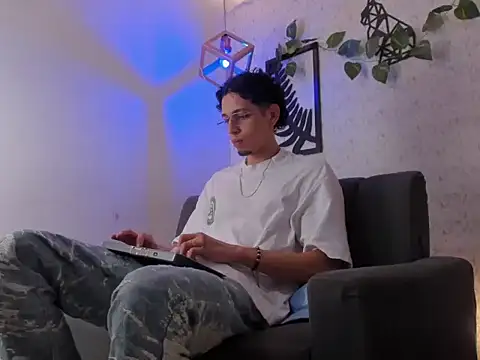 nicolai drake online show from October 18, 3:33 am