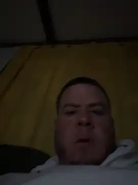 Snapshot of kev0n2389 chatting on October 14, 5:47 am kev0n2389 online show from October 14, 5:47 am