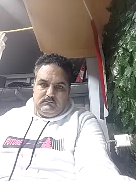 mM0140 online show from February 6, 9:33 pm