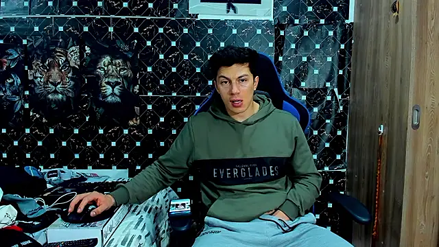 javiersexymann online show from March 12, 11:12 pm