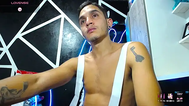 Angel latinboy online show from February 24, 10:14 pm