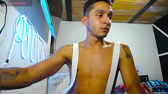 Angel latinboy online show from March 10, 9:07 pm
