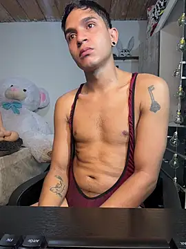 Angel latinboy online show from April 28, 2:55 pm