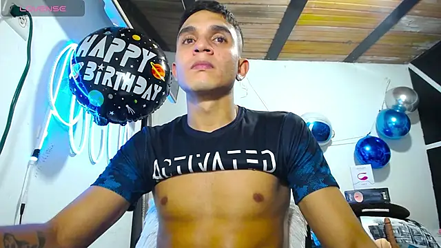Angel latinboy online show from March 17, 10:19 pm