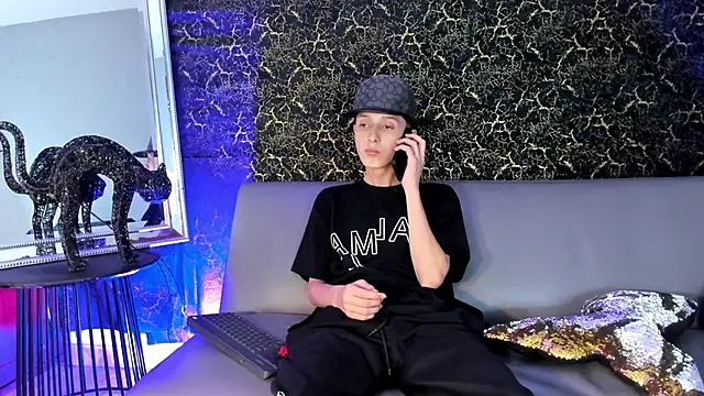 Snapshot of ArthurCox chatting on October 17, 5:50 pm ArthurCox online show from October 17, 5:50 pm