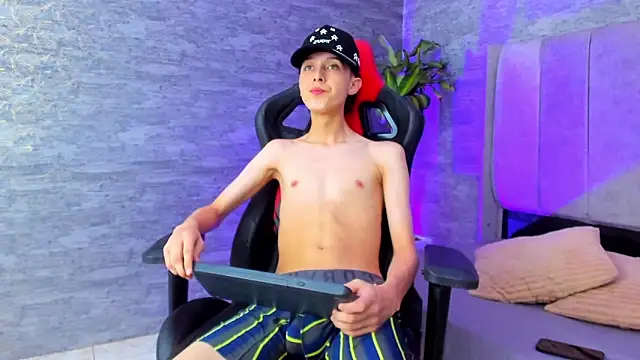 ArthurCox online show from January 8, 7:41 pm