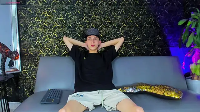 Snapshot of ArthurCox chatting on October 23, 5:27 pm ArthurCox online show from October 23, 5:27 pm